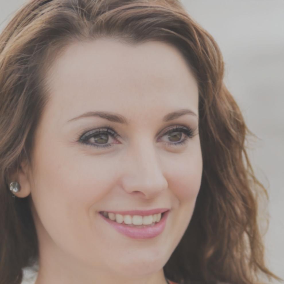 Elara Voss, Leiterin Kundenbetreuung bei qaralexosi